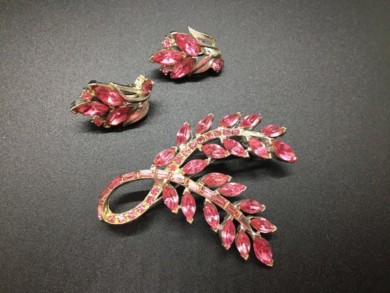 Vintage Signed Dodds Pink Brooch and Earrings - image 4