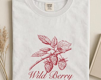 T-shirt rétro Cottagecore aux baies sauvages, t-shirt vintage aux fraises dessiné à la main, illustration minimaliste de fruits rouges imprimés aux fraises