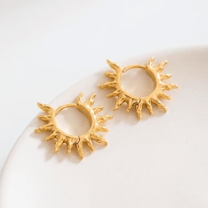 18K Gold Sun Earrings, Minimalist Sunburst Boho Hoops, Celestial Jewelry, Summer Accessories, Unique Gift for Her [SUN002] afbeelding 5