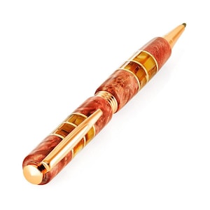 Balpen gemaakt van suveli Karelisch berkenhout in roze getint en natuurlijk amber|Amberhouten berkenpen|Luxe cadeau|Uniek cadeau|Cadeau voor hem