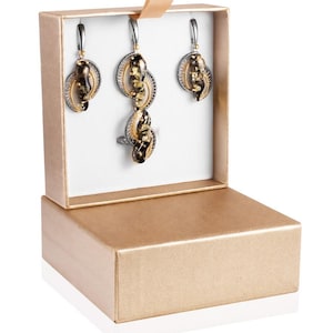 Handmade amber jewelry  set in a gift box, Jewelry set of rings and earrings with green amber, Unique Jewellery gift,Amber pendant