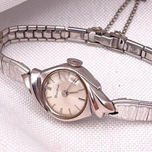 Montre-bracelet Femme Vintage Bulova GF – Modèle W62, Style Rétro, Occasion En état Porté