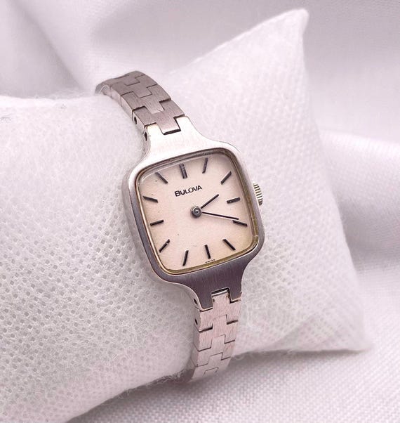 1970s Vintage BULOVA Ladies Wristwatch White Gold Plated Square