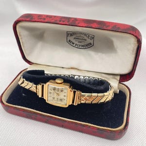 Rare Dainty 1950s Vintage 18 Kt Rose Gold Ladies Cocktail Wristwatch 17 Jewel Wind Up  Square Case with Rose Gold Filled Bracelet by DROZ