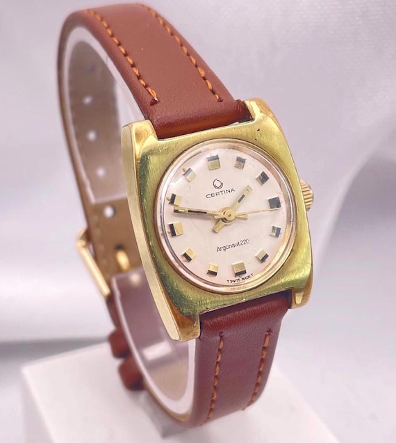 1970s Vintage Ladies CERTINA Yellow Gold Plated Square Case  display picture 2
