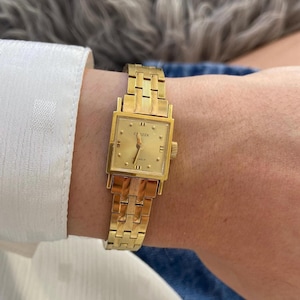 Stunning 1970s Vintage Ladies CITIZEN (by Seiko) Gold Plated Square Dial 19 Jewel Manual Wind Wristwatch With Gold Patterned Bracelet