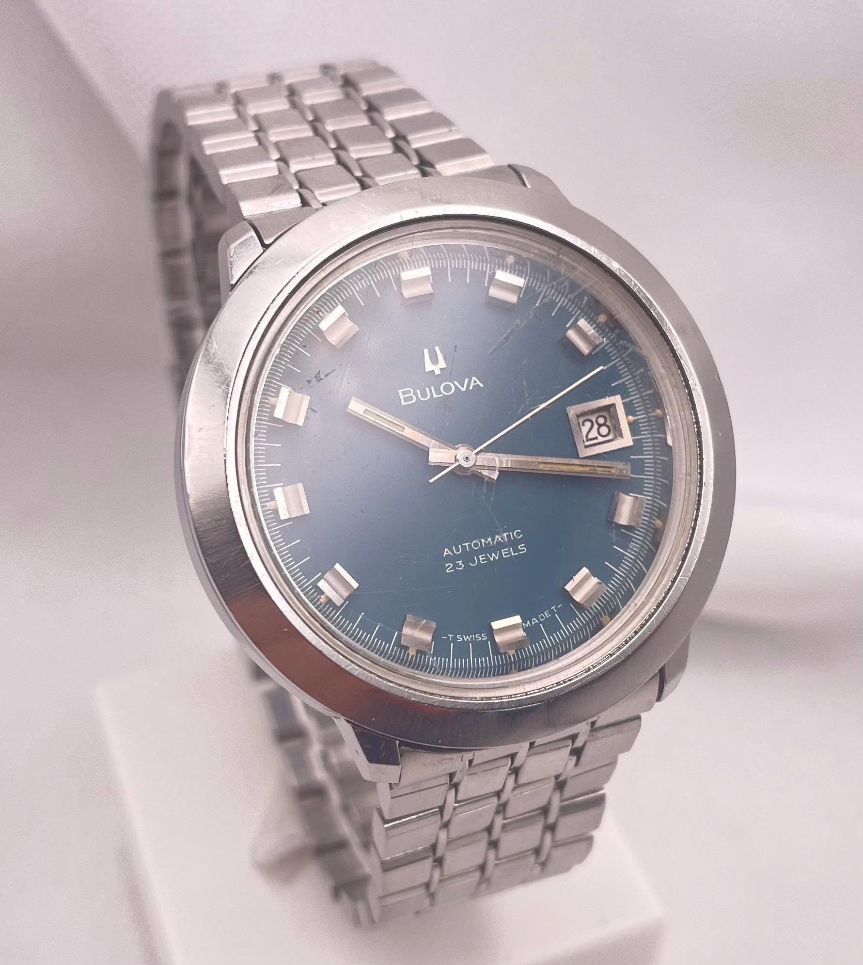 1970年代製、完全オリジナルBULOVA自動巻き腕時計：希少なアクアマリン