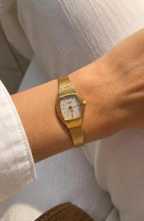 1980s Vintage Citizen Ladies Watch, Gold Plated Rectangle  display picture 1