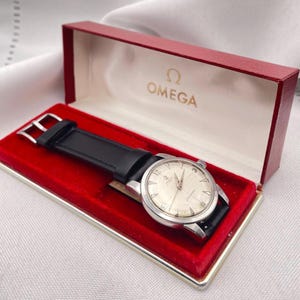 Vintage early 1960s Omega Seamaster Automatic Two Tone Dial Sweep Seconds Hand New Black Leather Strap Crisp Seahorse on Back Omega Box