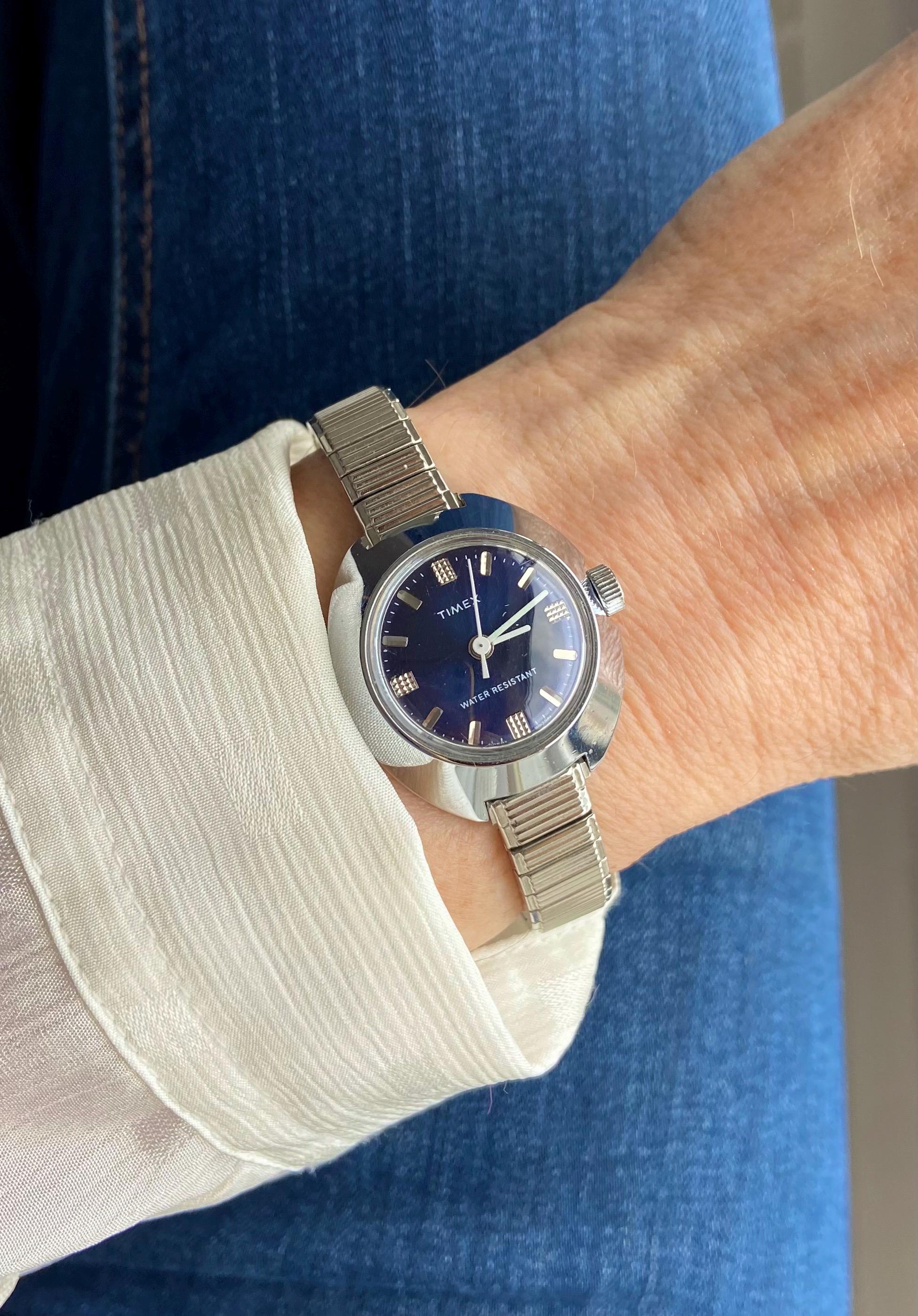 Montre Timex Vintage Femme Années 60 - Remontage Manuel, Boîtier Doré, Bracelet Acier, Excellent état