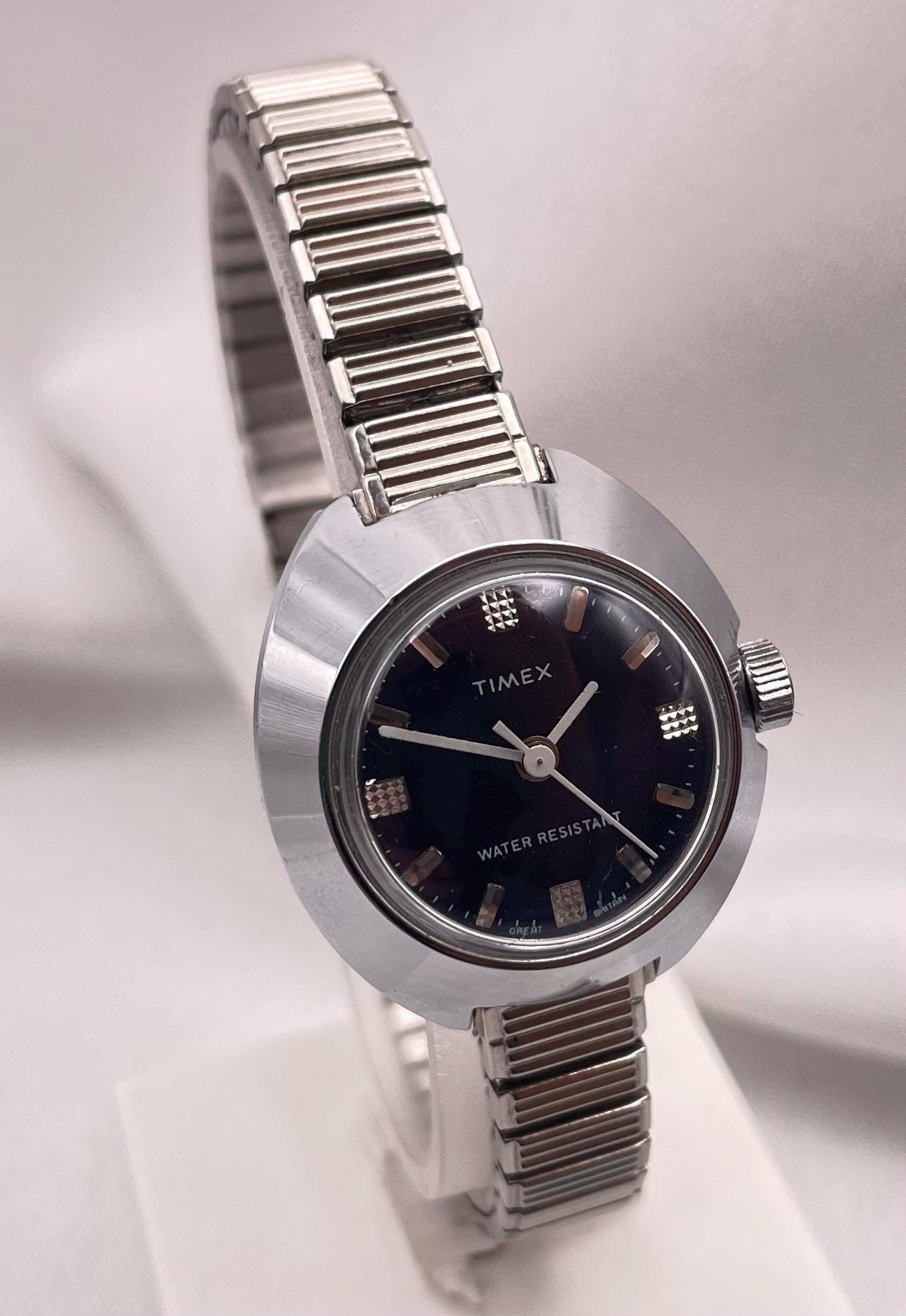 1970年代ヴィンテージのレディースTIMEX腕時計：希少なブルーダイヤル