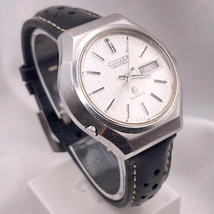 Rare 1970s CITIZEN Crystron known as &quot;The Blinker&quot;with an LED at 12 O&#39;Clock that Flashes Highly Collectible with New Battery and PDF Manual
