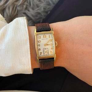 Amazing 1940s HAMILTON 982M Caliber 19 Jewel Manual Wind Wristwatch 14Kt Gold Tank Case 60 Seconds Subdial Vintage Leather Strap