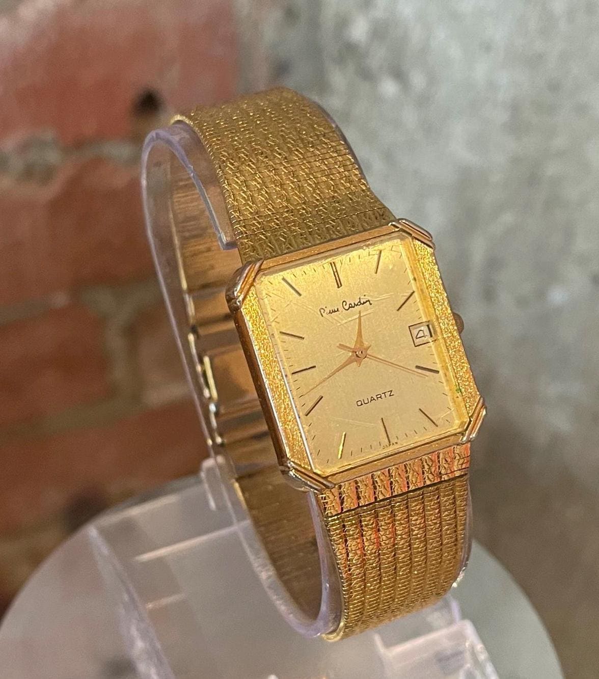 Pierre Cardin ゴールド アナログ腕時計 s-l1200.jpg