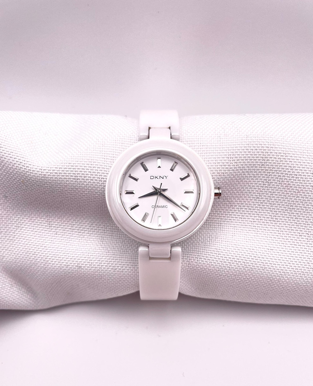 Hermoso reloj de pulsera vintage DKNY para mujer, de cerámica