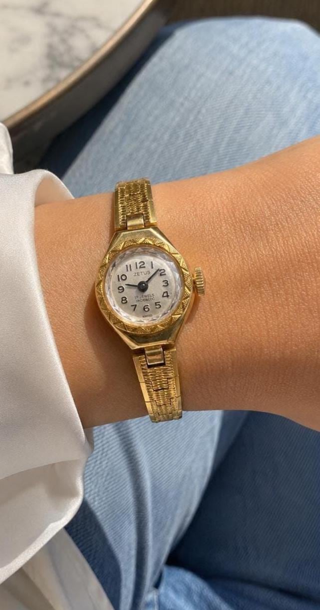 Vintage Ladies ZETUS Dress Wristwatch: 17 Jewel Manual Wind