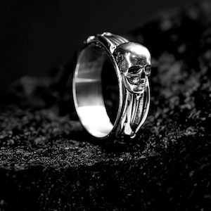 Sterling Silver Gothic Skull Flip Ring with Hidden Element - Bump Ring, Artistic Ring, Bump ring, best gift