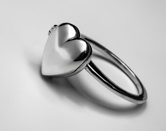 Sterling Silver Heart Locket Ring – A Timeless Keepsake of Love, Secret Compartment Jewelry, Personalized Gift