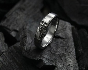Bump Face Ring: Silver Self Defense Ring Gothic Mask Unisex Fidget Jewelry