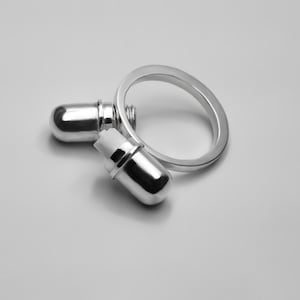 Silver Secret Compartment Ring: Hidden Safe Locket and Pill Organizer Jewelry