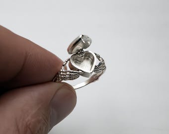 Heart Locket Ring, Skeleton Hands Band
