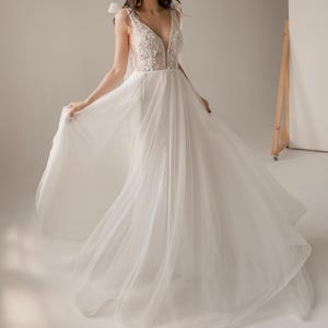 Tulle wedding dress, Embroidered wedding dress, Beach wedding dress, Fairytale wedding dress, Lace wedding dress, Floral wedding dress