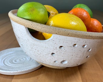 Large  Berry Bowl -  Colander  - Strainer -Bowl with catch plate