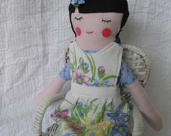 Tablier vintage poupée de chiffon