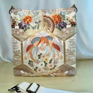 Kimono Bag shoulder bag – Handmade Silk Crossbody Purse – Upcycled Japanese Fabric Bag – Zipper Bag with Pockets – One of a Kind Gift