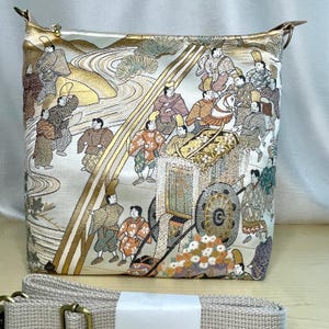Kimono Bag shoulder bag – Handmade Silk Crossbody Purse – Upcycled Japanese Fabric Bag – Zipper Bag with Pockets – One of a Kind Gift