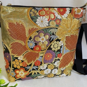 Kimono Bag shoulder bag – Handmade Silk Crossbody Purse – Upcycled Japanese Fabric Bag – Zipper Bag with Pockets – One of a Kind Gift