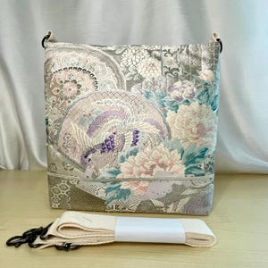 Kimono Bag shoulder bag – Handmade Silk Crossbody Purse – Upcycled Japanese Fabric Bag – Zipper Bag with Pockets – One of a Kind Gift