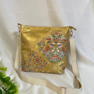Kimono Bag shoulder bag – Handmade Silk Crossbody Purse – Upcycled Japanese Fabric Bag – Zipper Bag with Pockets – One of a Kind Gift