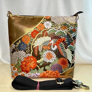 Kimono Bag shoulder bag – Handmade Silk Crossbody Purse – Upcycled Japanese Fabric Bag – Zipper Bag with Pockets – One of a Kind Gift