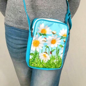 Daisy Floral Crossbody Bag Travel Wallet Purse Small Travel Bag Phone Passport Crossbody Bag Daisy Purse Fabric Lightweight Crossbody Purse