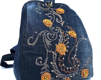 Zaino in denim con fiori selvatici ricamati: zaino in jeans riciclati