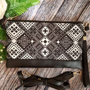 Bolso bandolera para mujer, estilo ucraniano, tipo cartera de mano, diseño popular, tipo sobre, para teléfono, estilo hippie, pequeño.