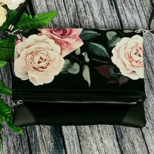 Shabby Rosendruck Tasche, Umhängetasche mit Blumenmuster, Große Clutch Geldbörse Schwarz, Hobo Große Handtaschen, Foldover Handtasche, Over Size Kupplung, Boho Kreuz Tasche