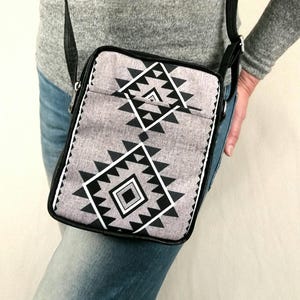 Hippietas klein, festivaltas crossbody, tas hobo tas, kleine wandtapijt tas, hobo tas crossbody, etnische tas voor vrouwen, mobiele telefoon tas