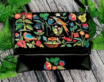 Borsa a tracolla pieghevole con uccello, grande pochette nera con cerniera, borsa nera pieghevole, borsa floreale boho con uccello, borsa a tracolla con cerniera