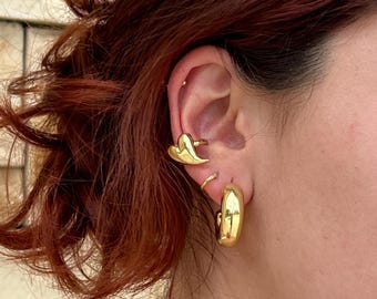 Heart-Shaped Gold-Plated Ear Cuff - Minimalist Jewelry