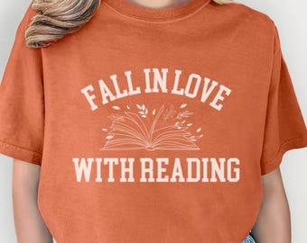 Camiseta de professor de outono com cores confortáveis, camiseta de volta às aulas, camiseta de professor de leitura, camiseta de Halloween para professor de leitura, camisetas fofas coloridas de outono