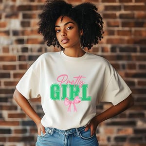 Hübsches Mädchen Sorority Shirt, AKA Tee, griechischer Buchstabe T-Shirt, Damen Schwesternschaft Shirt, AKA Sorority Geschenk, griechisches Leben Shirt