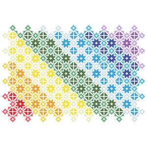 Op de afbeelding: Een kleurrijk kruissteekpatroon in regenboogkleuren. Het ontwerp toont een herhalend geometrisch motief van sterren en ruiten, dat overgaat van rood naar paars. De achtergrond is wit.