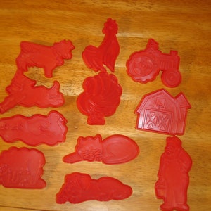 Vintage Cookie Cutters  Old McDonald Farm Set  11 Pieces  Chilton Alumin Co. 1979  Cute