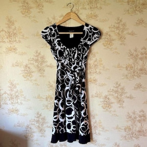 Vintage y2k Teeze Me black white geometric circle print cap sleeve mini dress S
