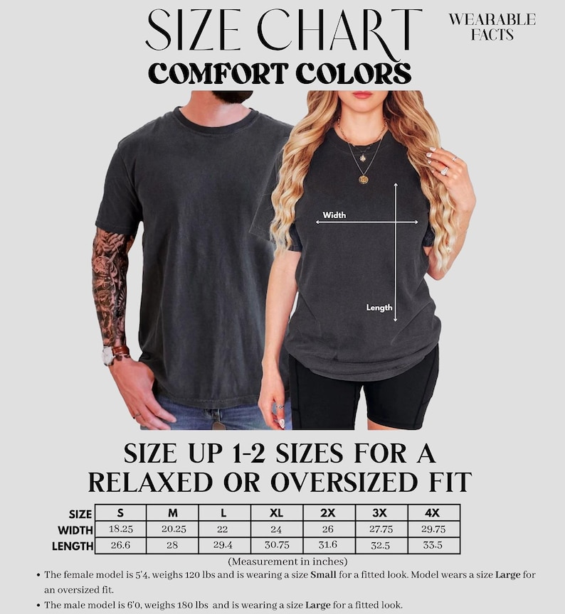 Peut inclure: Un tableau des tailles Comfort Colors montrant deux personnes portant des t-shirts gris fonc&eacute;. L'image inclut un sch&eacute;ma de mesure pour la largeur et la longueur, un tableau des tailles S &agrave; 4X en pouces, et un conseil pour choisir une taille au-dessus.