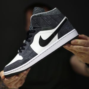 Men&#39;s custom trainers sneakers, Jordan 1 Mid, J1, shoes, handmade, exclusive, leather high quality