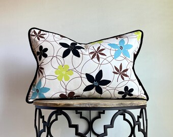Retro Flower Pillow Cover