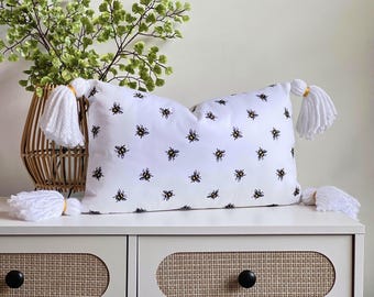 White Emroidered Bee Pillow Cover - Tassel Pillow Cover - Lumbar Pillow - Honey Bee Decor